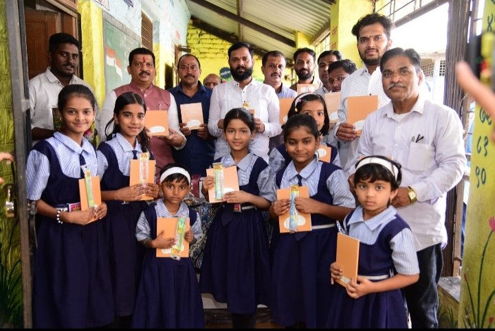 गरजवंतांच्या सेवेत साजरा केला रघुवीर शेलारांचा वाढदिवस